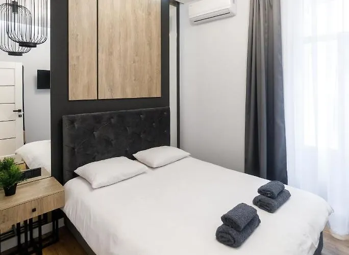 Royal Apartment On Hmelnytskogo 37